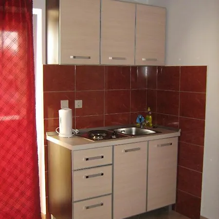 Ana Apartment Vir