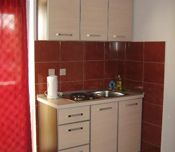 Ana Apartment Vir